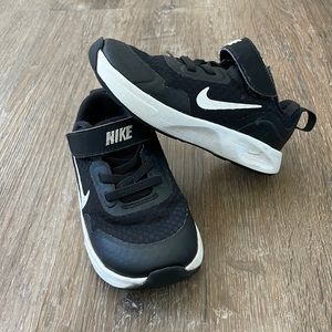 Nike sneakers black toddler size 8